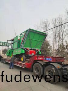 山(shan)西(xi)髮(fa)車(che)一(yi)檯(tai)收穫(huo)機